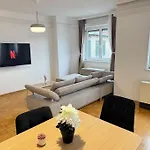 Daire Gemuetliches & Modernes Inklusive Gratis Parkplatz Graz