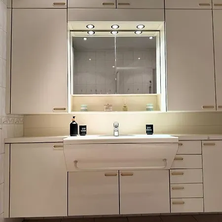 Gemuetliches & Modernes Inklusive Gratis Parkplatz Appartement *