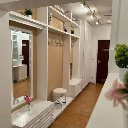 Gemuetliches & Modernes Inklusive Gratis Parkplatz דירה