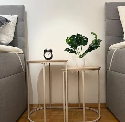 Gemuetliches & Modernes Inklusive Gratis Parkplatz * Грац